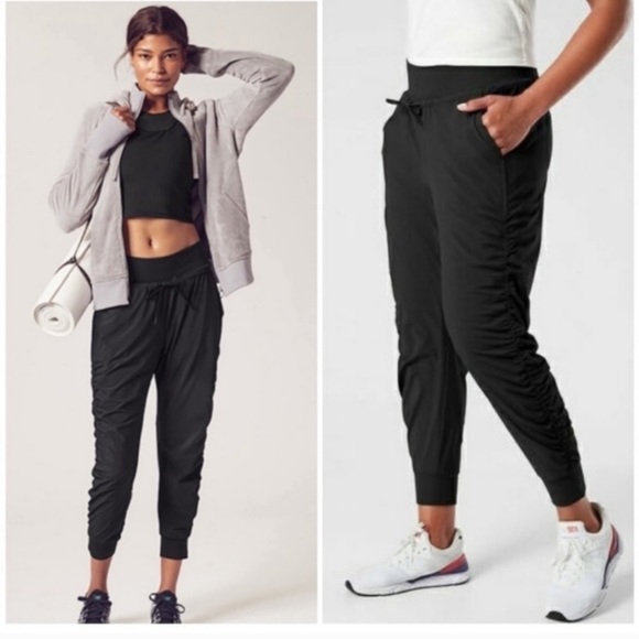 Athleta Pants - Athleta Attitude II Pant size 8 black jogger ruched lightweight spring NWT